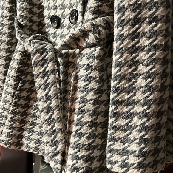 JOSEF Wool Houndstooth Pea Coat - Picture 6 of 12